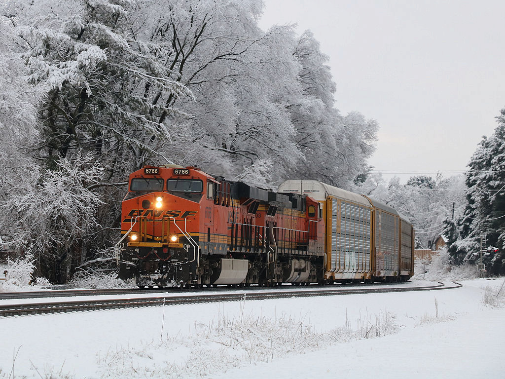 BNSF 6766